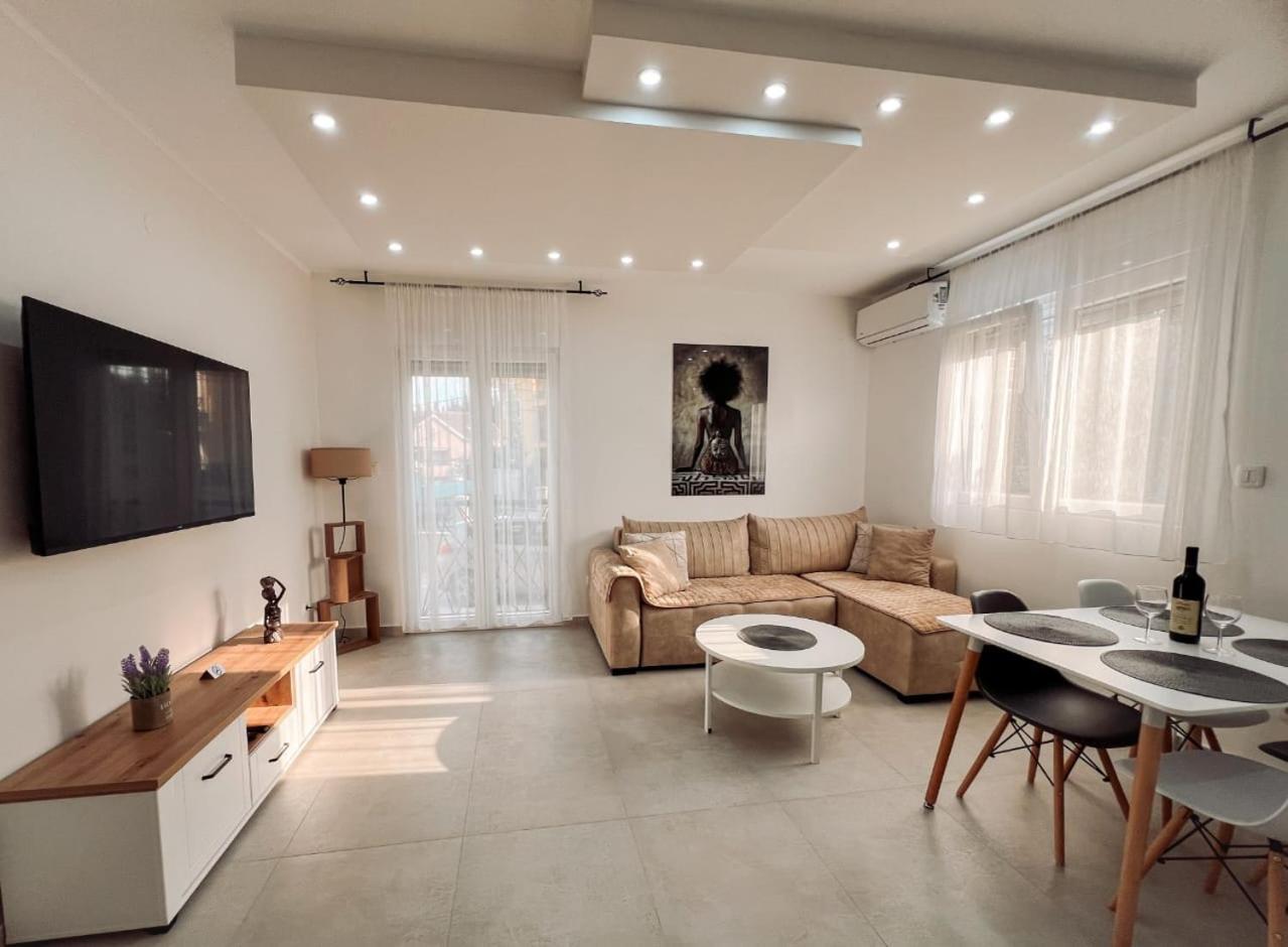 M&N Residence Tivat Eksteriør billede